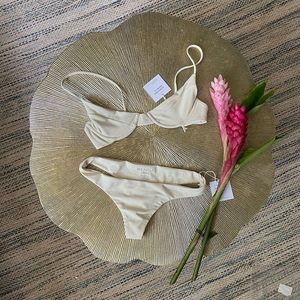 Benoa Shea Top S and Hina Bottom XS, in lanikai